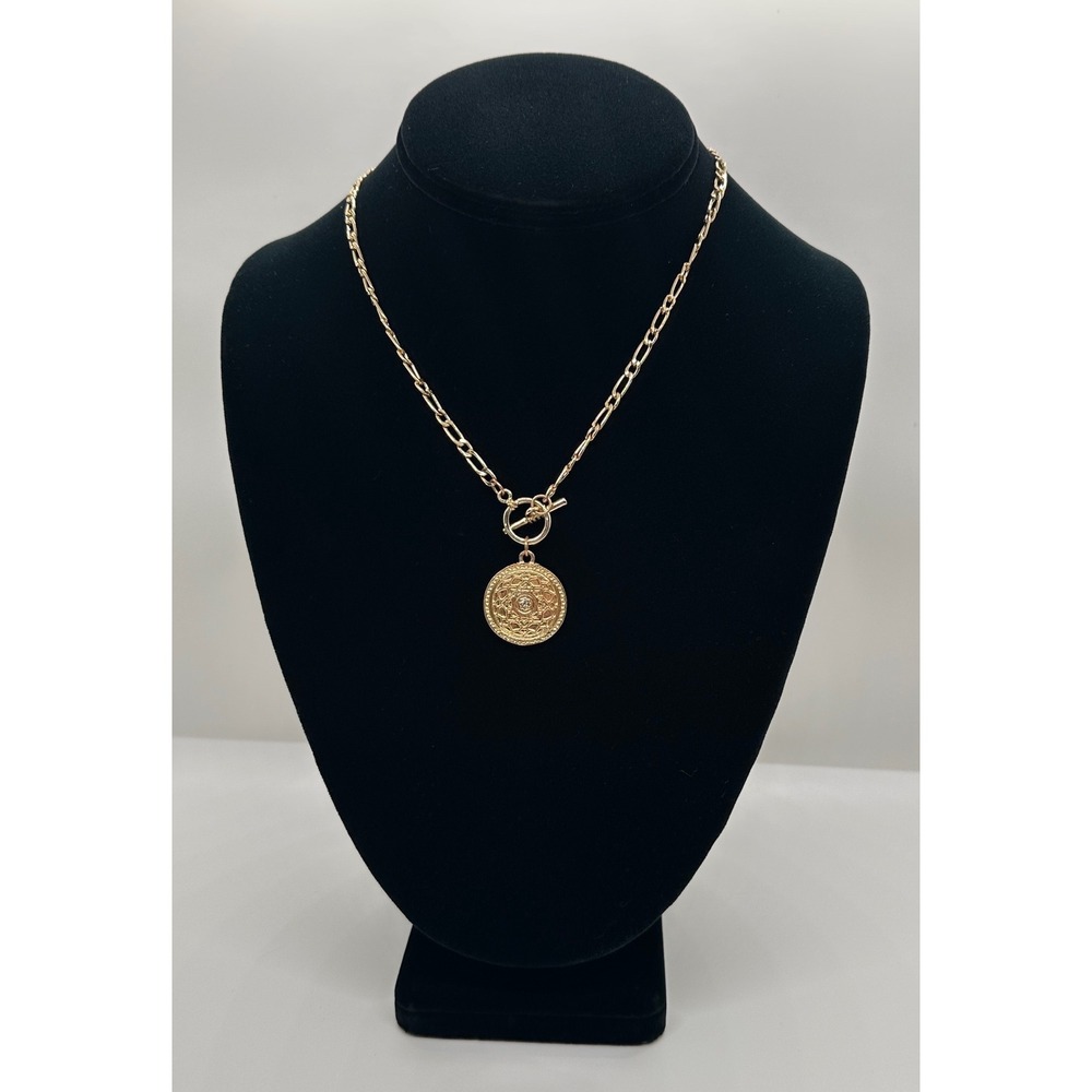 Medallion Pendant Necklace Womens Figaro Chain Toggle Clasp 18" Gold Plated